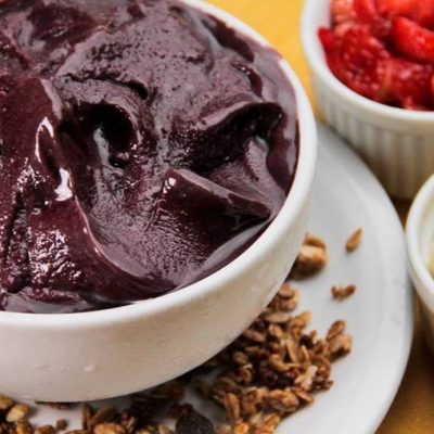 Açaí na tigela - Sabor da fruta Sucos